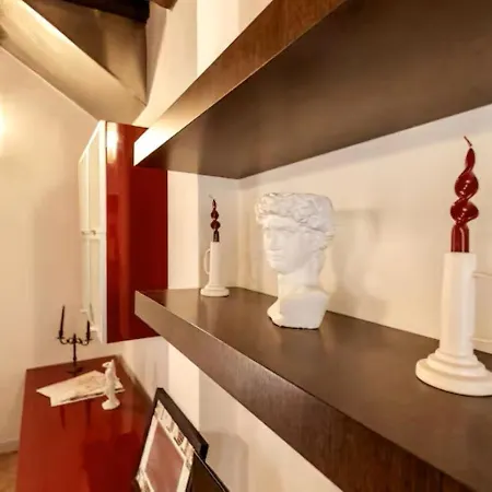 The Byzantine Palace, Centro *