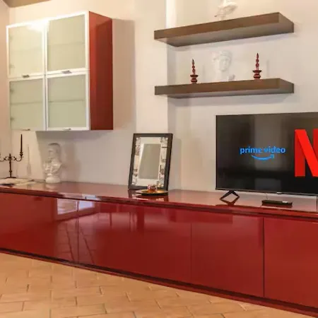 The Byzantine Palace, Centro